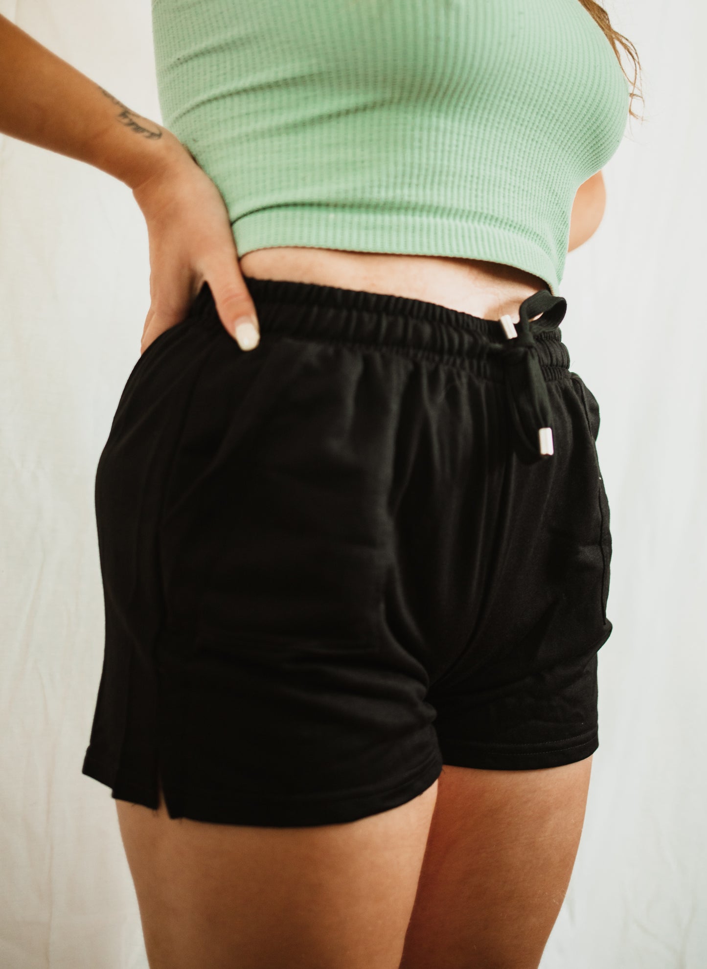 TERRY DAY OFF SHORTS (BLACK)